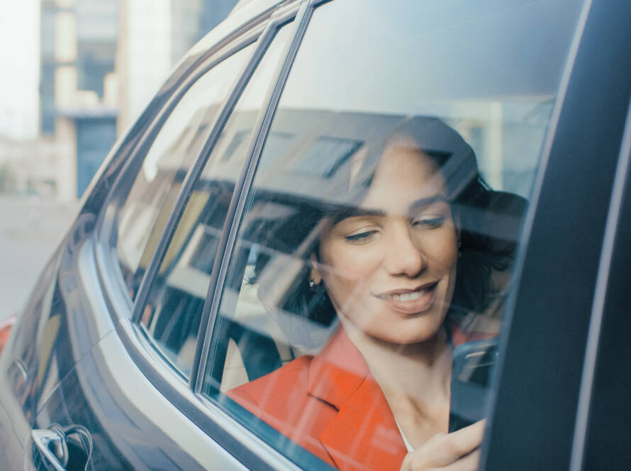 Sanverdi24 Zeitumstellung 2024: Verkehrsunfälle nach der Zeitumstellung – Was Versicherer sagen: